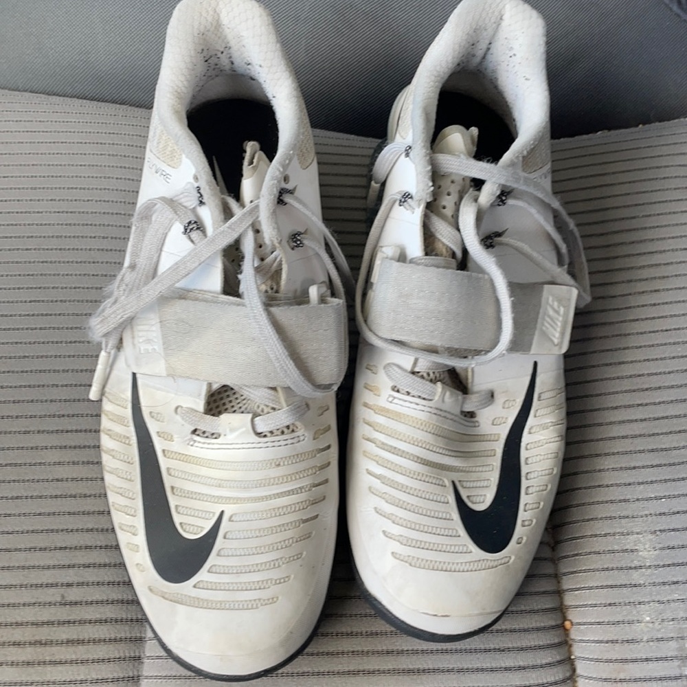 Nike Romaleo lifting shoes **MENS size 7.